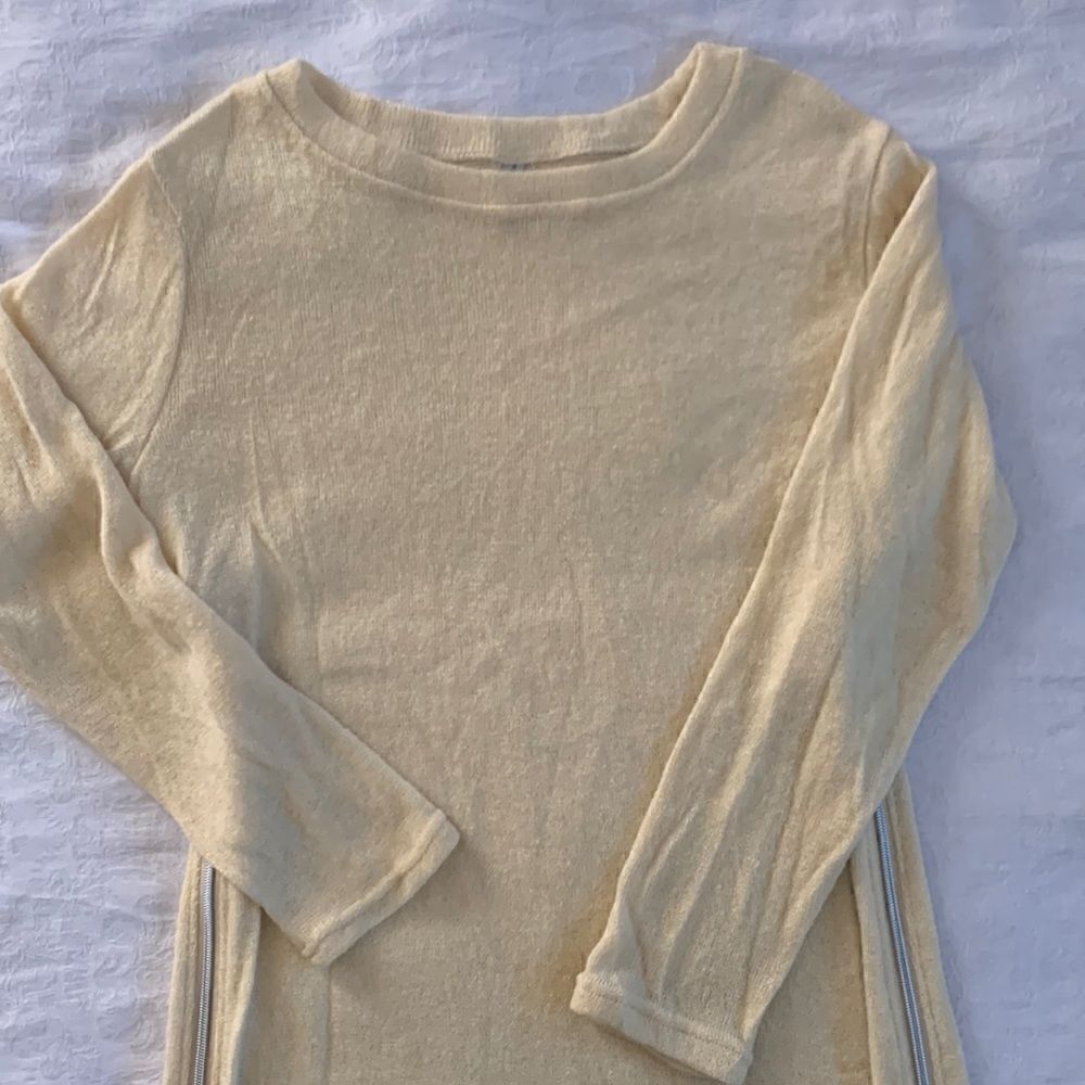 Women’s Sweater size S Cream Side Zipper